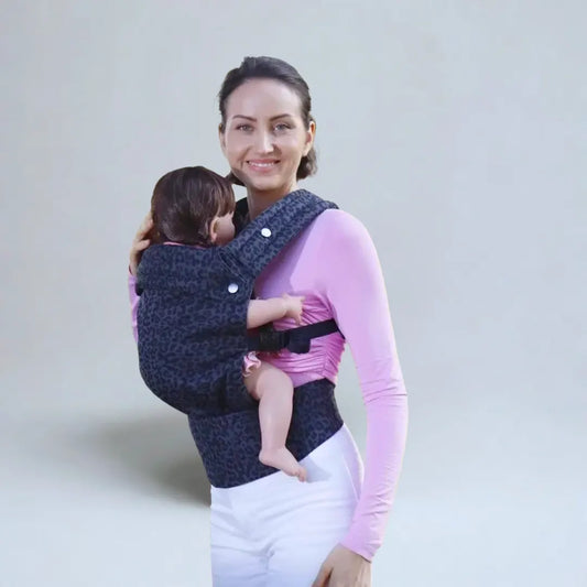 Porte-bébé physiologique en laine d’agneau – ergonomique et confortable
