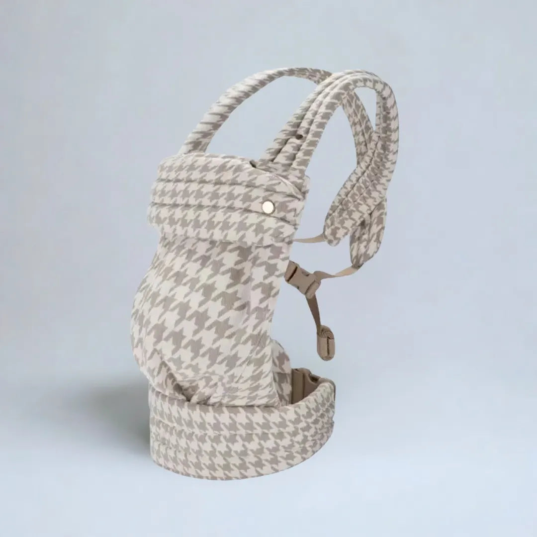 Porte-bébé physiologique en laine d’agneau – ergonomique et confortable
